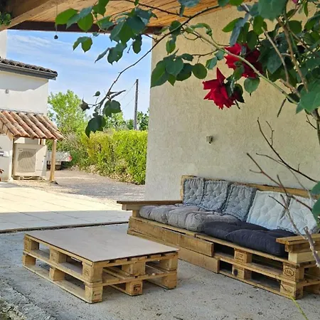 La Batisse A Deux Tours Semesterbostad