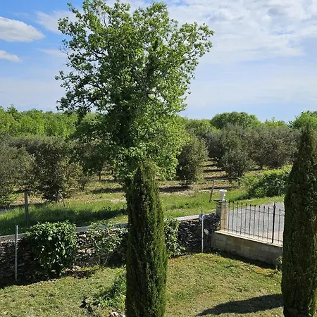 La Batisse A Deux Tours Сasa de vacaciones Lalbenque