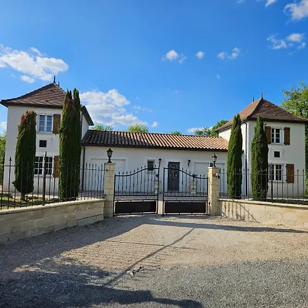 La Batisse A Deux Tours Semesterbostad