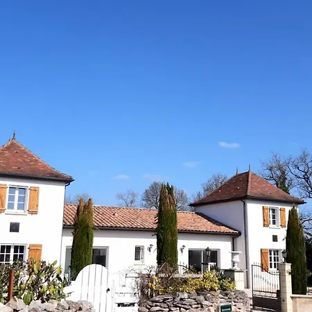 La Batisse A Deux Tours Lalbenque